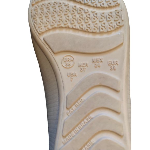 PARAISO by Bella VIta All Weather Nude & Black Rubber  Flower Flat Shoe-Size 7 - Picture 11 of 11